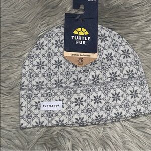 Turtle Fur Women's Nordic Pattern Beanie - Gray and White